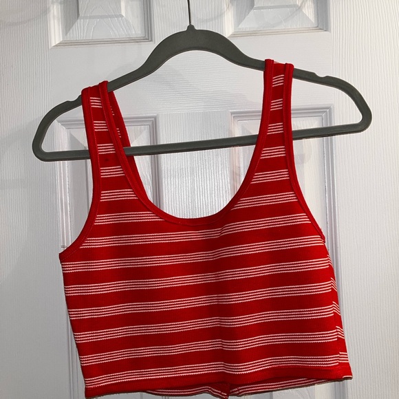 Red and cropped Forever 21 tank top💗 - Picture 3 of 5